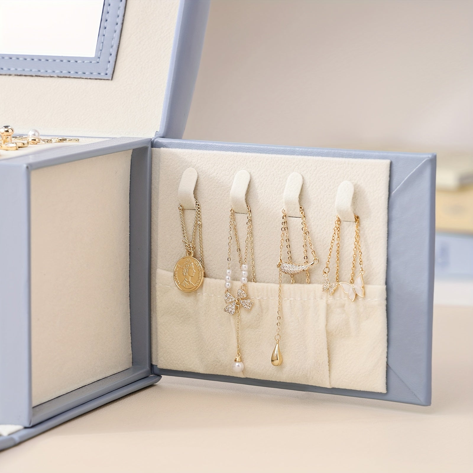 [Portable Jewelry Box] 1pc CASEGRACE Portable Jewelry Organizer Box with Built-in Mirror, Double Drawer Storage & Key Lock - 6.9" Faux Leather Travel Case for Necklaces, Rings, Earrings, Watches - Multi-Compartment Fabric-Lined Interior, Elegant Light